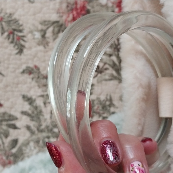 Lauren Conrad large crossbody/clutch. NWOT Off white color. - Picture 16 of 16